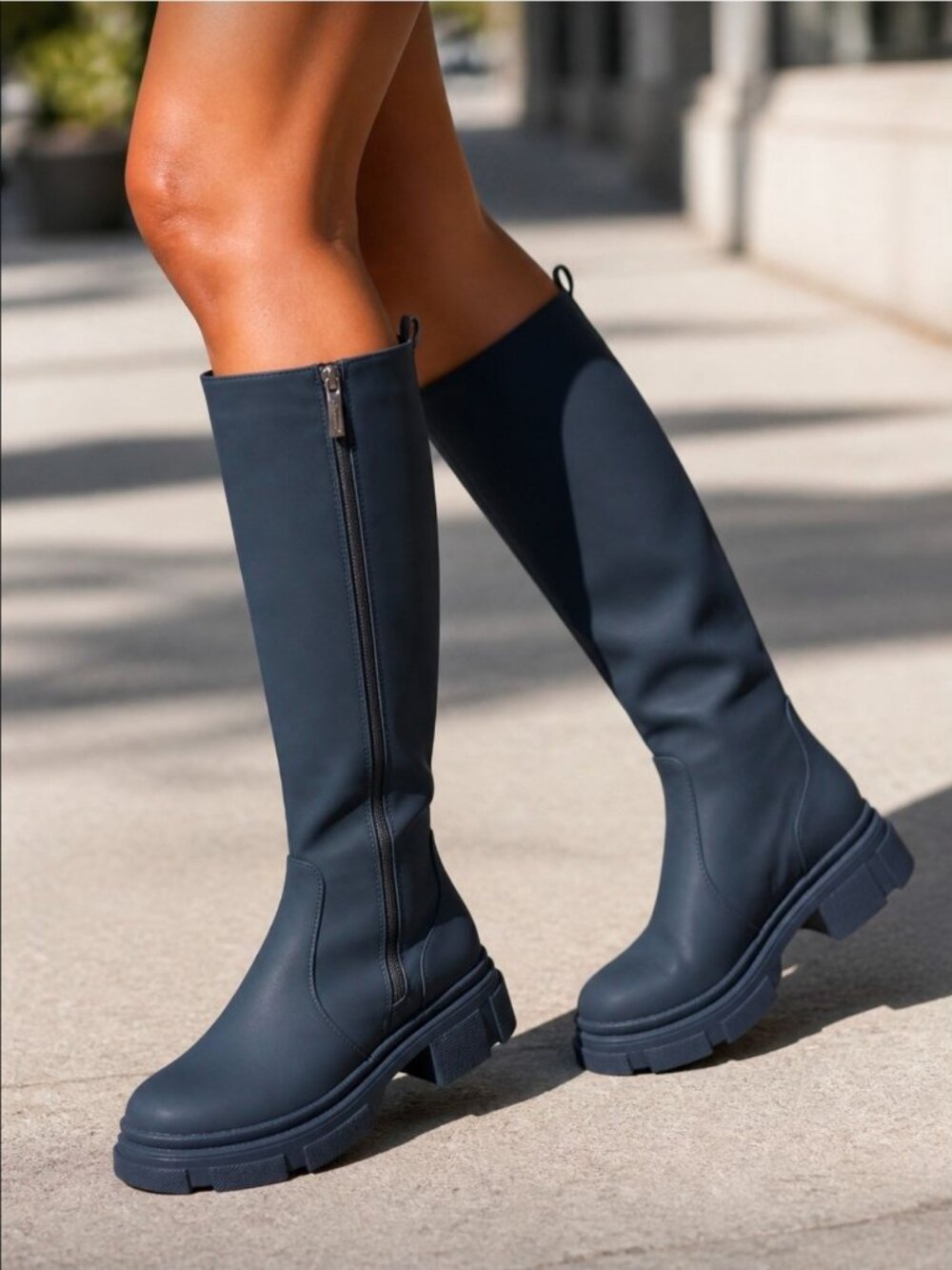 Chunky Sole Knee-High Black Boots With Side Zipper For Women